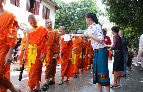 Boun Pi Mai Lao: New Year | Southeast Asia Travel