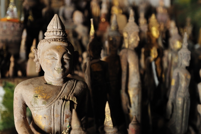 Buddha image, Pak Ou Caves, Laos. llee_wu/Creative Commons