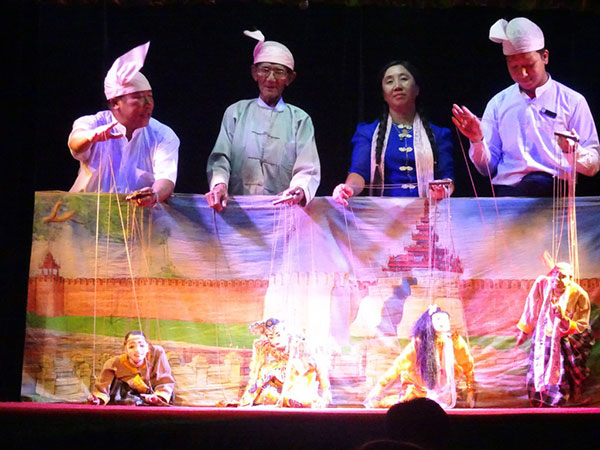 Myanmar puppets at play. Image courtesy of Hannah Logan.