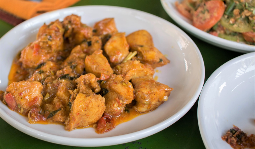 Myanmar chicken curry