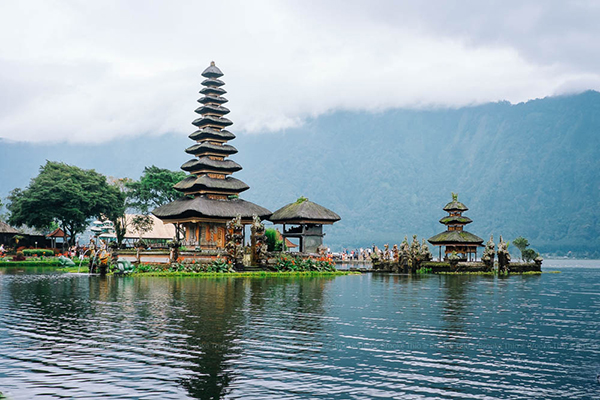 Pura Ulun Danu Bratan, Bali, Indonesia. Image courtesy of Brooke Thio.