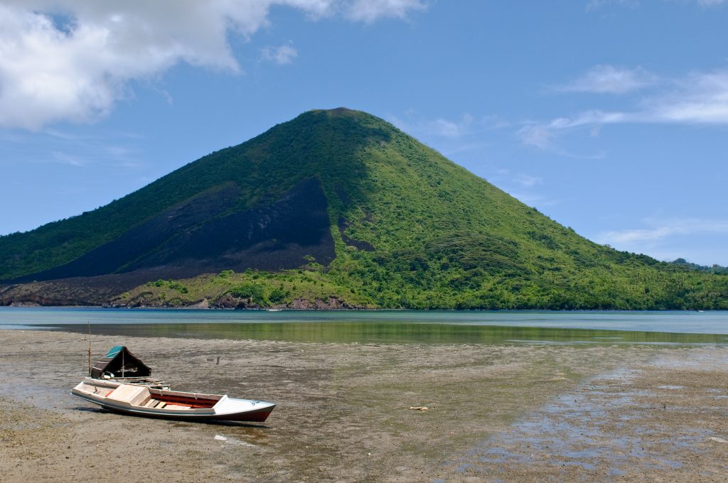 Banda Api (Gunung Api Banda). Visit SoutheastAsia.